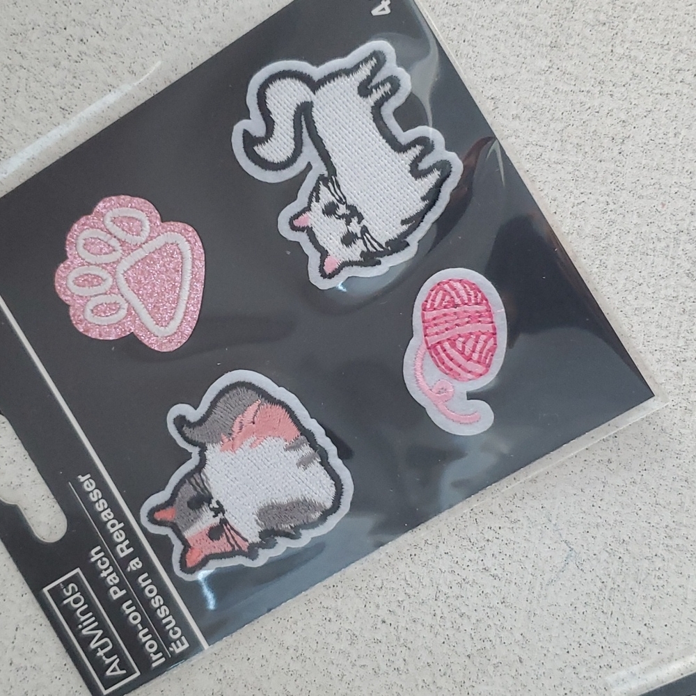 ARTMINDS IRON-ON 4 pc PATCH - Picture 4 of 12